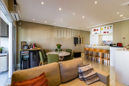 Apartamento à venda com 77m², 2 quartos e 1 vagaSala