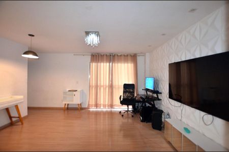 Sala de apartamento para alugar com 2 quartos, 60m² em Ramos, Rio de Janeiro