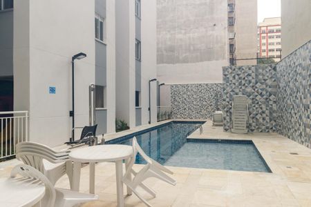 Apartamento à venda com 32m², 2 quartos e sem vaga Apartamento à venda com 32m², 2 quartos e sem vagaÁrea comum - Piscina