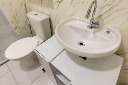 Apartamento à venda com 32m², 2 quartos e sem vaga Apartamento à venda com 32m², 2 quartos e sem vagaBanheiro Social