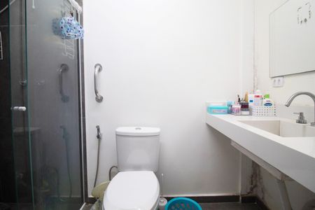 Casa à venda com 160m², 4 quartos e 1 vaga Casa à venda com 160m², 4 quartos e 1 vagaBanheiro da Suíte 2