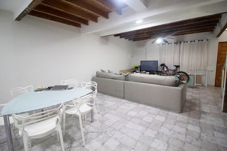 Casa à venda com 160m², 4 quartos e 1 vaga Casa à venda com 160m², 4 quartos e 1 vagaSala