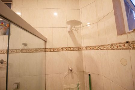 Casa à venda com 160m², 4 quartos e 1 vaga Casa à venda com 160m², 4 quartos e 1 vagaBanheiro da Suíte