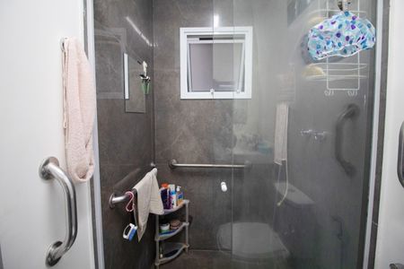 Casa à venda com 160m², 4 quartos e 1 vaga Casa à venda com 160m², 4 quartos e 1 vagaBanheiro da Suíte 2