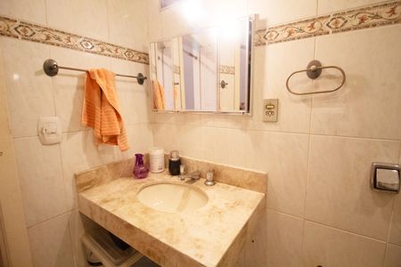 Casa à venda com 160m², 4 quartos e 1 vaga Casa à venda com 160m², 4 quartos e 1 vagaBanheiro da Suíte