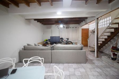 Casa à venda com 160m², 4 quartos e 1 vaga Casa à venda com 160m², 4 quartos e 1 vagaSala