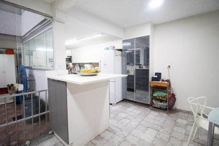 Casa à venda com 160m², 4 quartos e 1 vaga Casa à venda com 160m², 4 quartos e 1 vagaÁrea de serviço