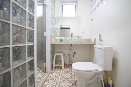 Casa à venda com 160m², 4 quartos e 1 vaga Casa à venda com 160m², 4 quartos e 1 vagaBanheiro Social