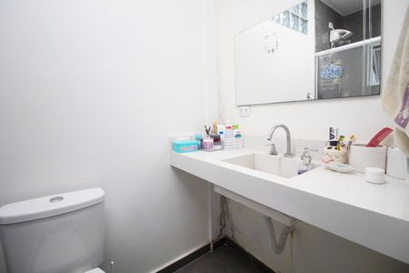 Casa à venda com 160m², 4 quartos e 1 vaga Casa à venda com 160m², 4 quartos e 1 vagaBanheiro da Suíte 2