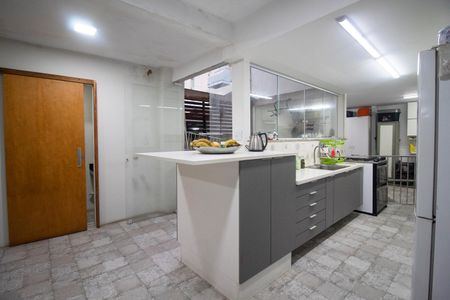 Casa à venda com 160m², 4 quartos e 1 vaga Casa à venda com 160m², 4 quartos e 1 vagaCozinha
