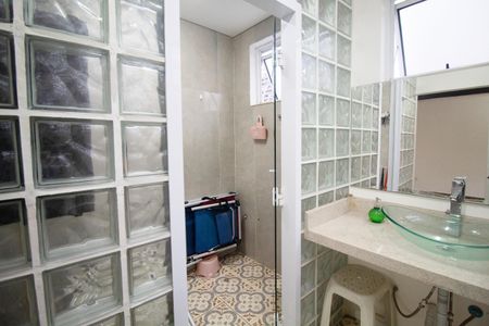 Casa à venda com 160m², 4 quartos e 1 vaga Casa à venda com 160m², 4 quartos e 1 vagaBanheiro Social