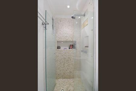 Apartamento à venda com 92m², 2 quartos e 2 vagas Apartamento à venda com 92m², 2 quartos e 2 vagasBanheiro da Suíte