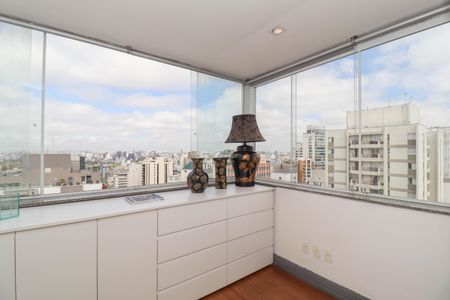 Apartamento à venda com 92m², 2 quartos e 2 vagas Apartamento à venda com 92m², 2 quartos e 2 vagasSuíte