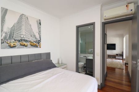 Apartamento à venda com 92m², 2 quartos e 2 vagas Apartamento à venda com 92m², 2 quartos e 2 vagasSuíte