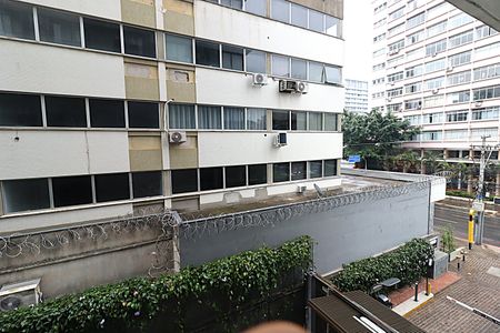 Vista Janela  de kitnet/studio para alugar com 1 quarto, 27m² em Auxiliadora, Porto Alegre