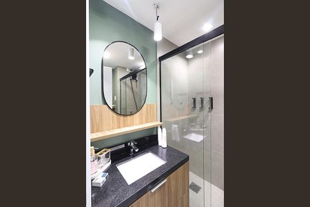 Banheiro de kitnet/studio para alugar com 1 quarto, 27m² em Auxiliadora, Porto Alegre