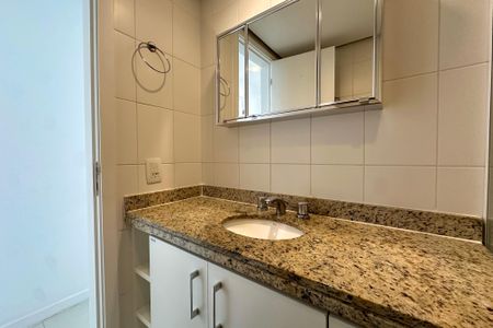 Apartamento à venda com 89m², 3 quartos e 2 vagas Apartamento à venda com 89m², 3 quartos e 2 vagasBanheiro Social