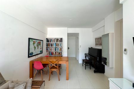 Apartamento à venda com 89m², 3 quartos e 2 vagas Apartamento à venda com 89m², 3 quartos e 2 vagasSala