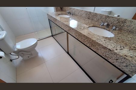 Apartamento à venda com 120m², 3 quartos e 2 vagasBanheiro da Suíte