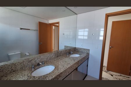 Apartamento à venda com 120m², 3 quartos e 2 vagasBanheiro da Suíte