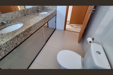 Apartamento à venda com 120m², 3 quartos e 2 vagasBanheiro da Suíte