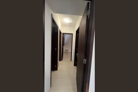 Apartamento à venda com 80m², 3 quartos e 2 vagas Apartamento à venda com 80m², 3 quartos e 2 vagasCorredor