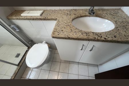 Apartamento à venda com 80m², 3 quartos e 2 vagas Apartamento à venda com 80m², 3 quartos e 2 vagasBanheiro Social
