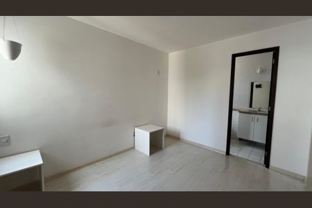 Apartamento à venda com 80m², 3 quartos e 2 vagas Apartamento à venda com 80m², 3 quartos e 2 vagasSuíte