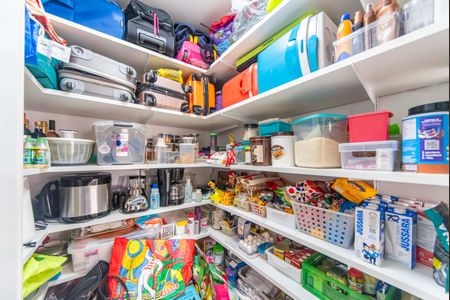 Apartamento para alugar com 209m², 4 quartos e 4 vagas Apartamento para alugar com 209m², 4 quartos e 4 vagasDespensa