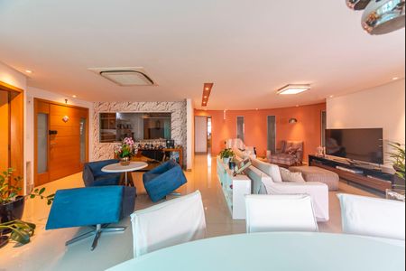 Sala de apartamento para alugar com 4 quartos, 209m² em Vila Bastos, Santo André