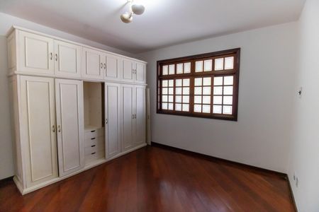 Casa à venda com 336m², 5 quartos e 4 vagasQurto 2