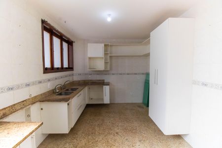 Casa à venda com 336m², 5 quartos e 4 vagasCozinha