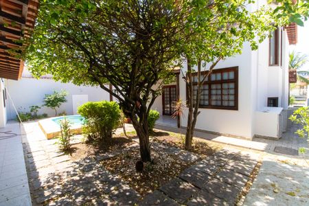 Casa à venda com 336m², 5 quartos e 4 vagasÁrea externa