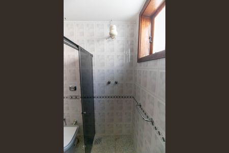 Casa à venda com 336m², 5 quartos e 4 vagasBanheiro 2