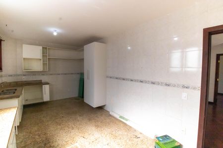 Casa à venda com 336m², 5 quartos e 4 vagasCozinha