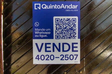 Casa à venda com 336m², 5 quartos e 4 vagasPlaquinha