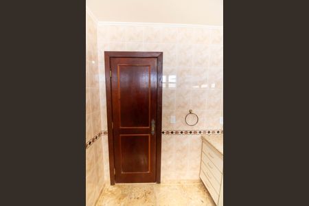 Casa à venda com 336m², 5 quartos e 4 vagasBanheiro 1