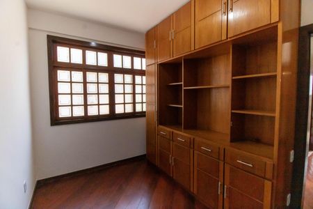 Casa à venda com 336m², 5 quartos e 4 vagasQuarto 1