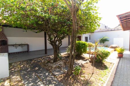 Casa à venda com 336m², 5 quartos e 4 vagasÁrea externa