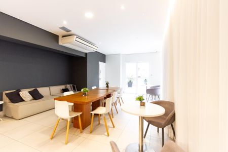 Apartamento à venda com 34m², 2 quartos e sem vagaÁrea comum - Salão de Festas