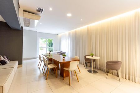 Apartamento à venda com 34m², 2 quartos e sem vagaÁrea comum - Salão de Festas