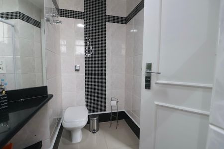 Apartamento para alugar com 186m², 4 quartos e 1 vagaBanheiro Suíte 2