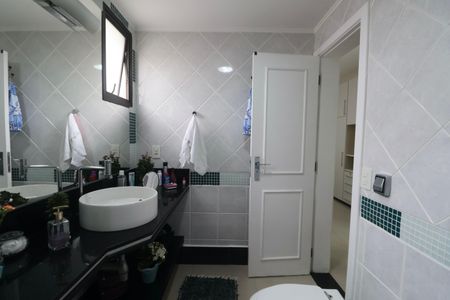 Apartamento para alugar com 186m², 4 quartos e 1 vagaBanheiro Suíte 3