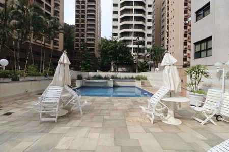 Apartamento para alugar com 186m², 4 quartos e 1 vagaÁrea comum - Piscina