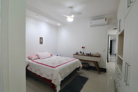 Apartamento para alugar com 186m², 4 quartos e 1 vaga Suíte 3