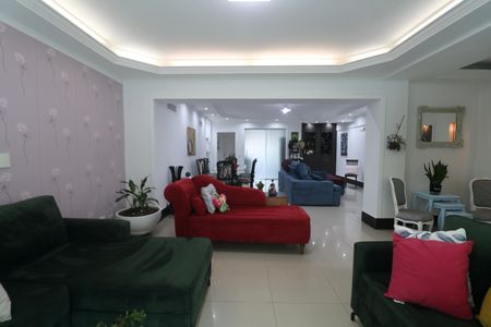 Apartamento para alugar com 186m², 4 quartos e 1 vagaSala