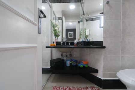 Apartamento para alugar com 186m², 4 quartos e 1 vagaBanheiro Suíte 2