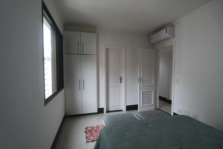 Apartamento para alugar com 186m², 4 quartos e 1 vaga Suíte 2