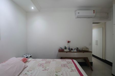 Apartamento para alugar com 186m², 4 quartos e 1 vaga Suíte 3