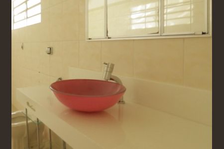 Casa à venda com 175m², 3 quartos e 3 vagasBanheiro Social